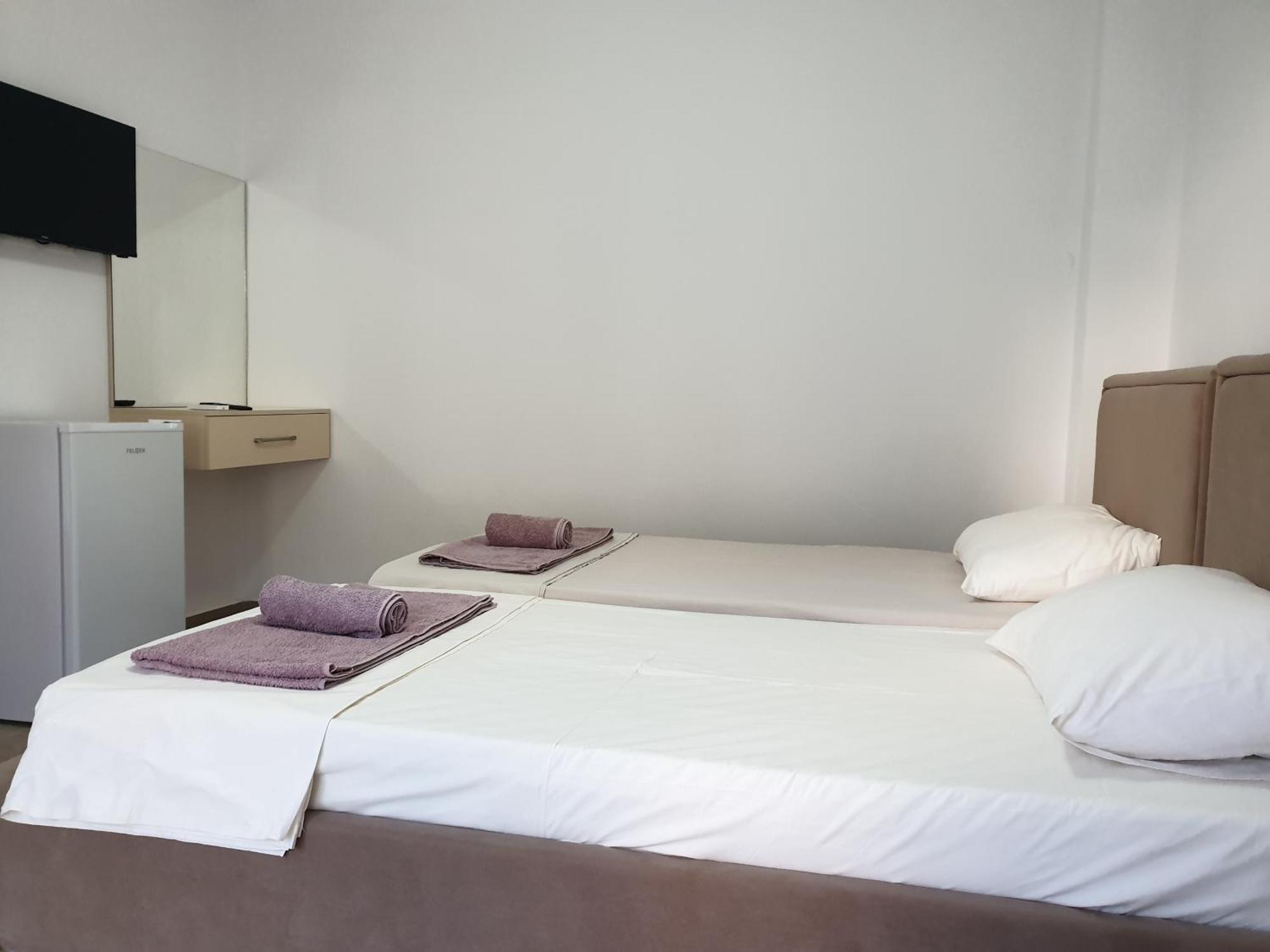 Rooms By George Dhërmi Eksteriør billede
