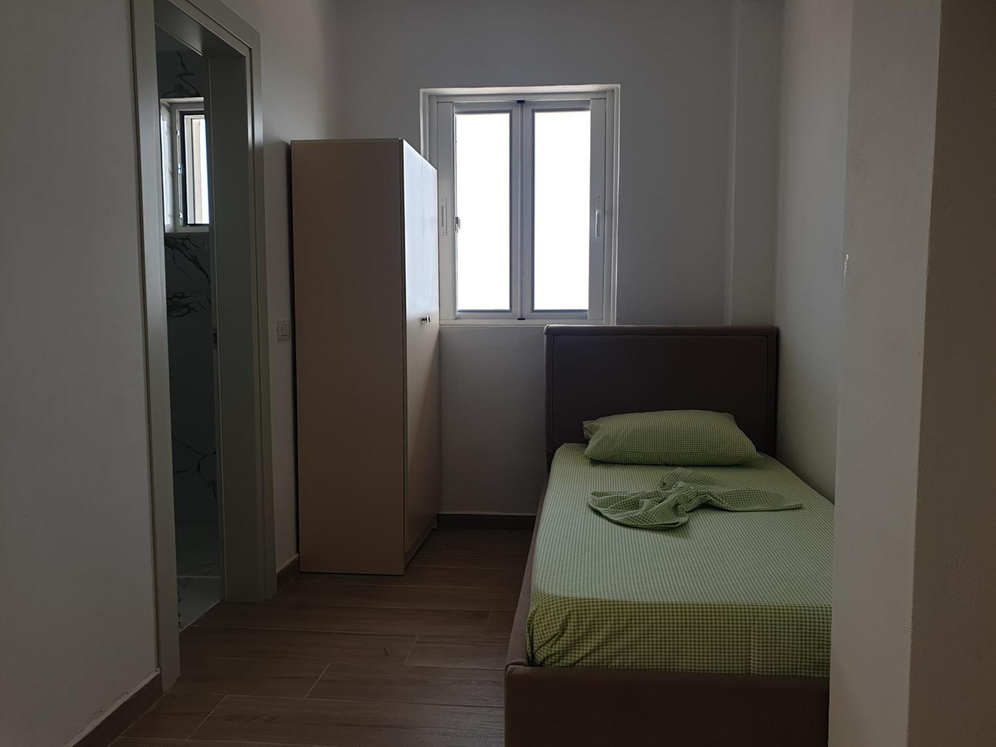 Rooms By George Dhërmi Værelse billede